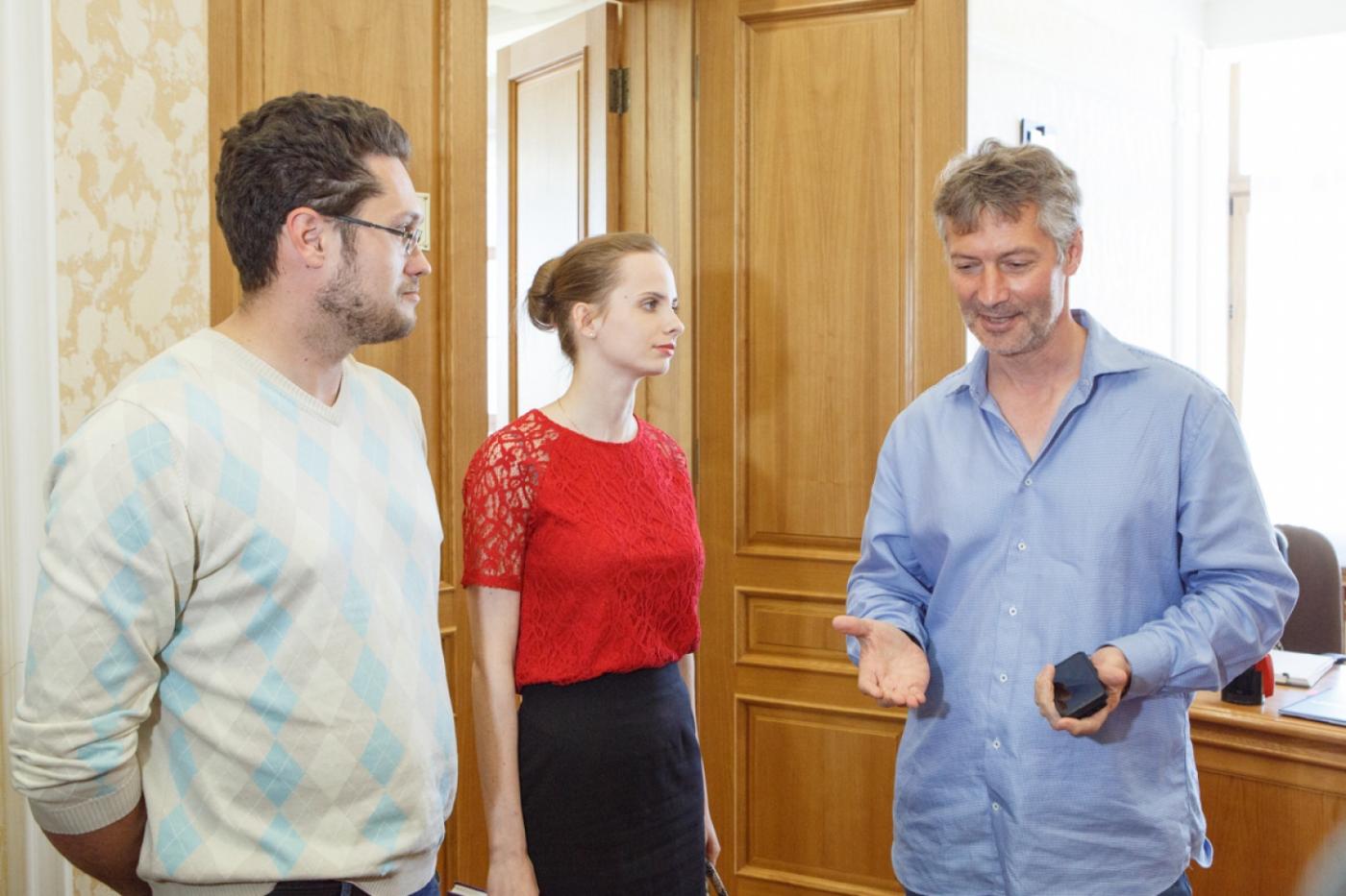 «Запрещать бесполезно, попробуем объяснить». Мэр Евгений Ройзман встретился с екатеринбургскими байкерами - Фото 1