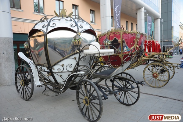 Екатеринбуржцы, снявшие лучший ролик с персональной экскурсии по площадкам «Ночи музеев», поедут в Лувр
