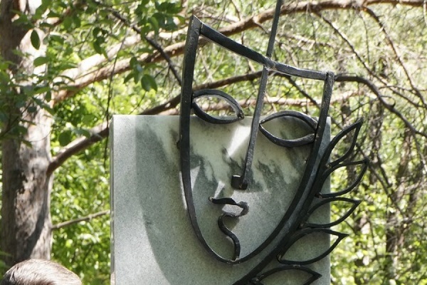 В Екатеринбурге открыли памятник народному артисту РФ Вячеславу Мелехову - Фото 1