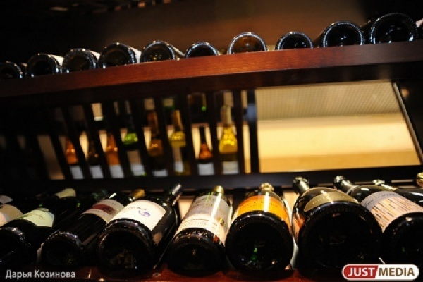 В центре Екатеринбурга открылась пиццерия-бар Pepperoni с панорамными окнами и винной картой с оптовыми ценами 