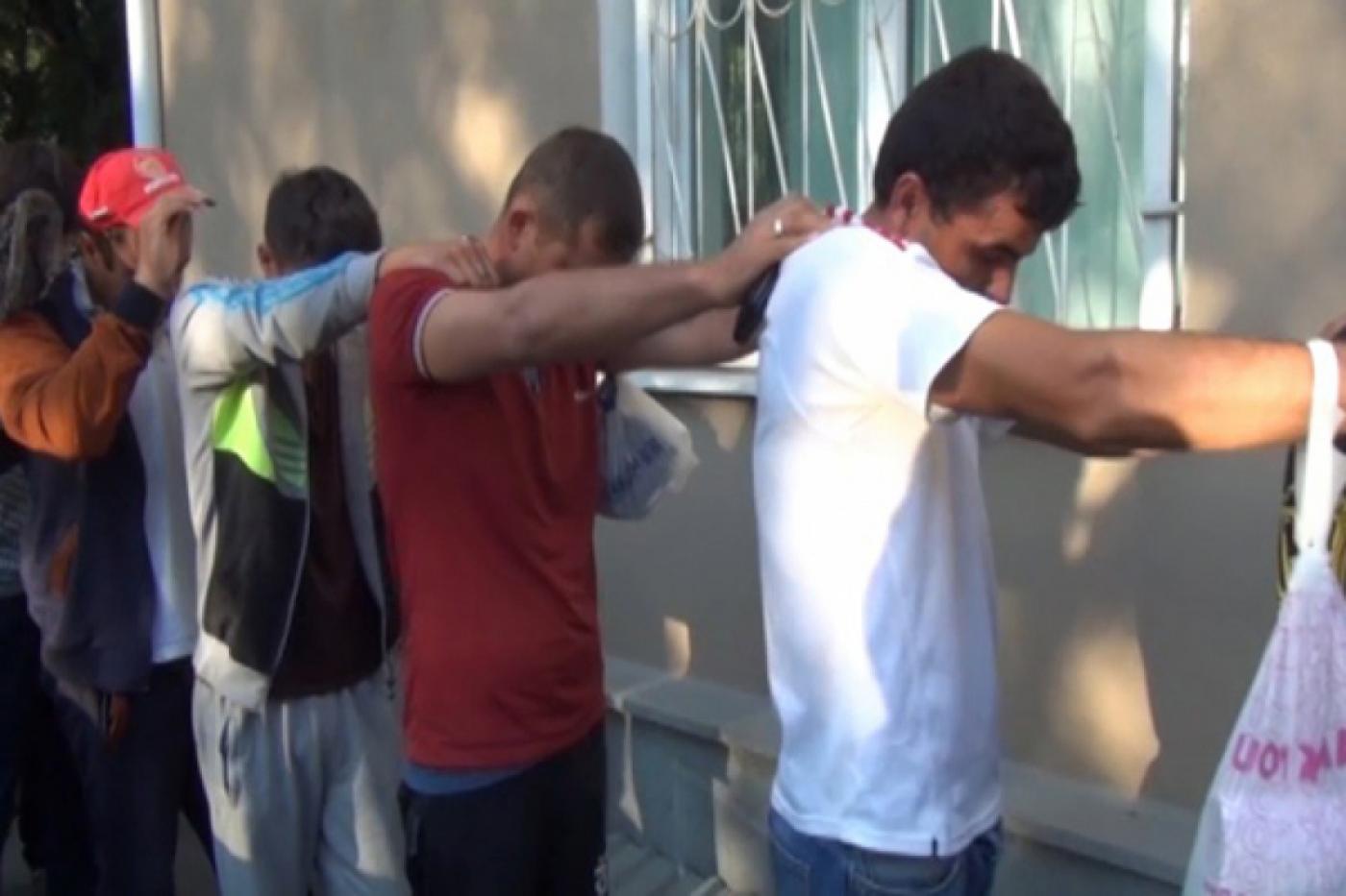 «Обыскали 16 квартир». В Екатеринбурге ФСБ задержала 69 вербовщиков ИГИЛ - Фото 1