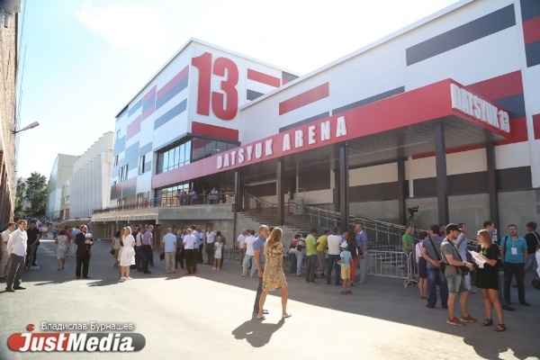 «Это настоящий храм хоккея». В Екатеринбурге торжественно открыли «Дацюк Арену»