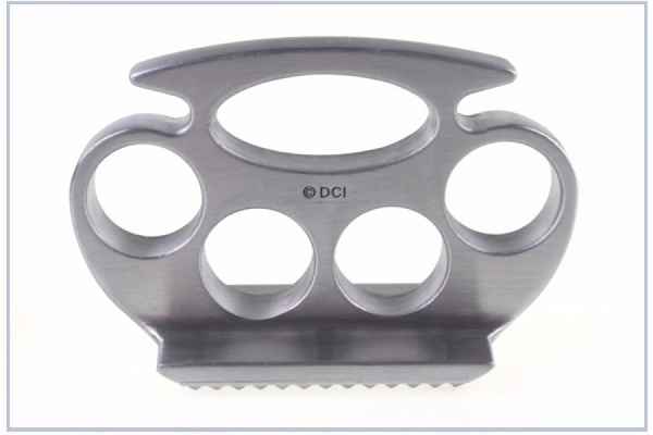 Таможня не дала добро! В Свердловскую область из Китая под видом молотков для отбивания мяса ввозили кастеты