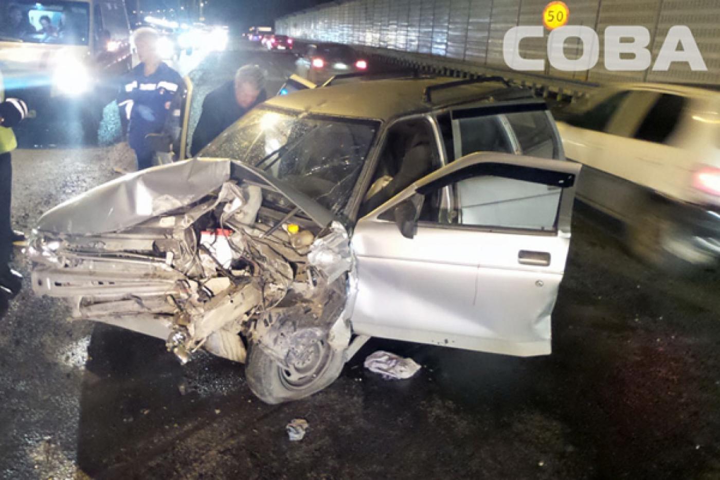 На Новокольцовском тракте водитель ВАЗ-2111 спровоцировал ДТП с участием трех автомобилей - Фото 1