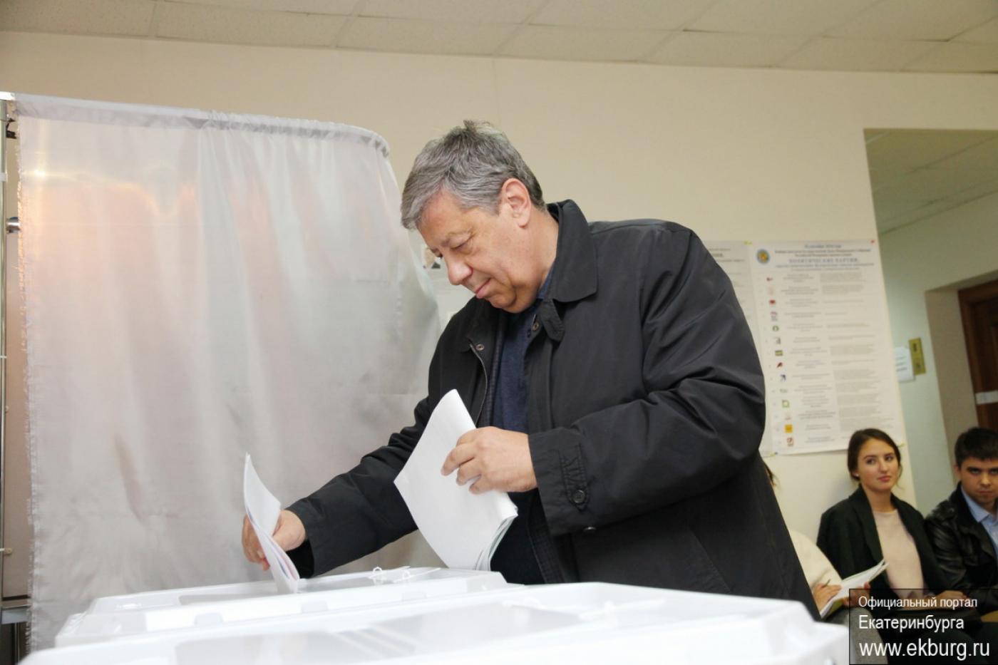 «Если отдавать инициативу принятия судьбоносных решений кому-то, потом нет смысла обижаться». Уральские випы голосуют и призывают следовать их примеру - Фото 1