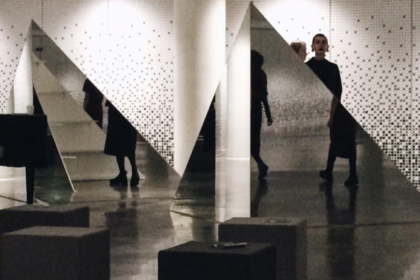 В Екатеринбурге люди «с улицы» презентуют горожанам новую осенне-зимнюю коллекцию одежды - Фото 1