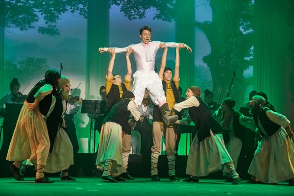 «Здравствуй, Маша, я — Дубровский!» Премьера «энергетического» мюзикла по знаменитому произведению Пушкина прошла в Екатеринбурге