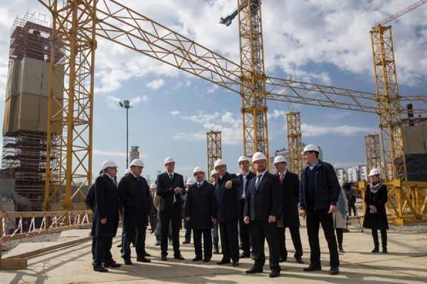 Игорь Левитин проинспектировал стройку на Центральном стадионе - Фото 1