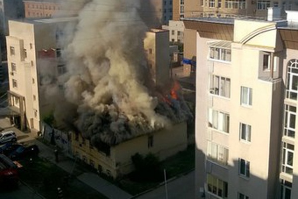 Пожар в особняке на Красноармейской полностью потушен - Фото 1