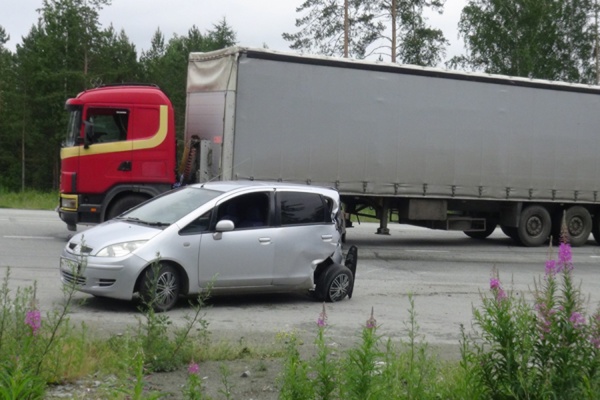 Два подростка-пассажира и женщина водитель пострадали в ДТП на автодороге Первоуральск—Екатеринбург - Фото 1