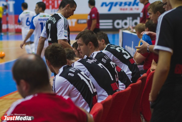 Сегодня стартует новый сезон мини-футбольной Суперлиги. Первые матчи «Синары» отменили - Фото 1