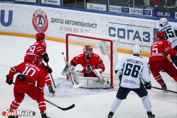 Нижнетагильский «Спутник» заявил в состав команды девять хоккеистов «Автомобилиста» - Фото 1