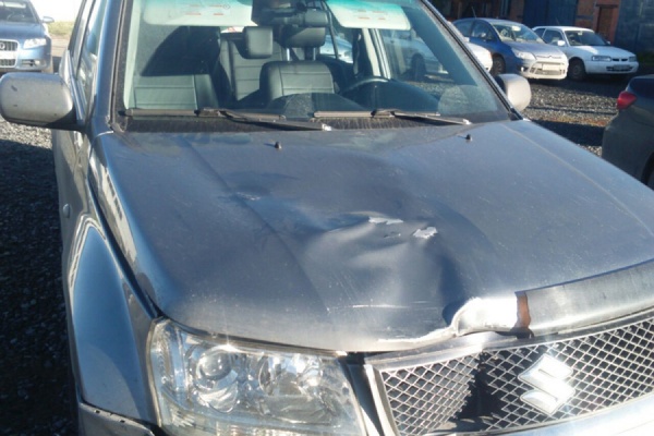 «Высказал претензии по поводу помятого автомобиля и уехал». На Тюменском тракте водитель сбил подростка и скрылся - Фото 1