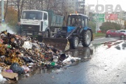 Возле ГКБ №40 загорелся мусоровоз