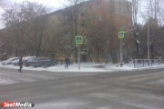 На одном из перекрестков Уралмаша второй день не работают светофоры