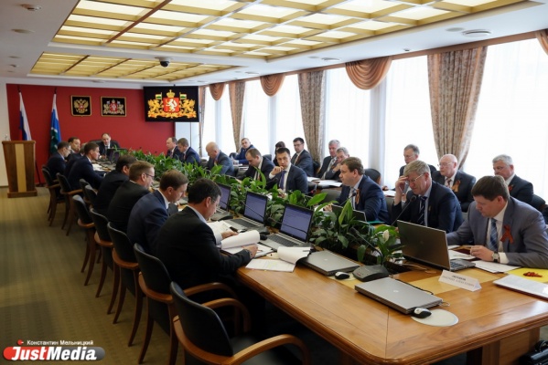 Куйвашев не переназначил главу минтранса Сидоренко, дома у которого прошли обыски