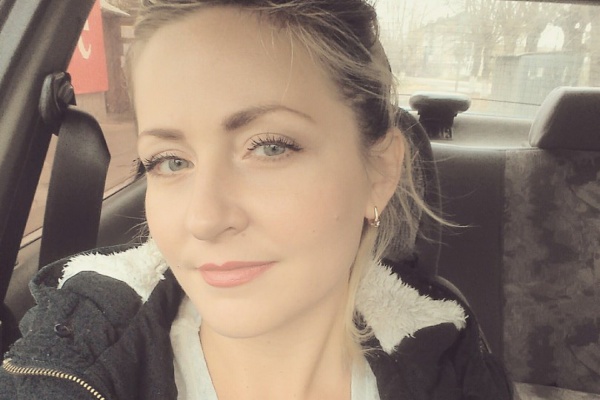 «Не виделись месяц и два дня». Парень осужденной за репост воспитательницы наконец-то получил от суда разрешение на свидание