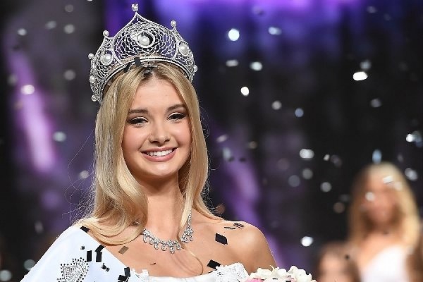 Самой красивой девушкой России стала модель из Екатеринбурга