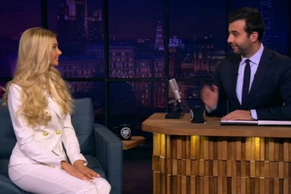 Скрин из видео «Вечерний Ургант»