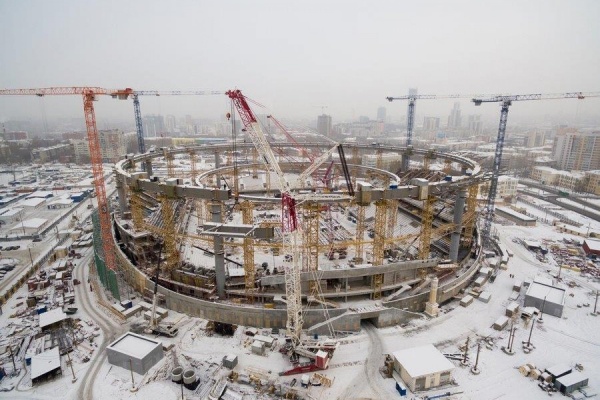 На Центральном стадионе завершили монтаж опорного кольца крыши - Фото 1