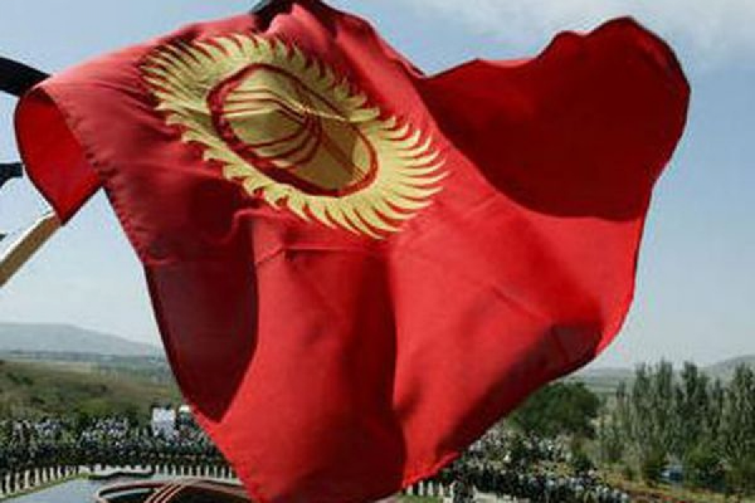 Новый флаг кыргызстана до после. Байрак Кыргызстан фото. Флаг Кыргызстана президент. Идеология Кыргызстана. Борьба флаг Кыргызстана.
