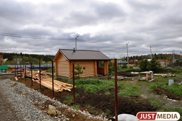 Владелец сельскохозяйственного участка в Екатеринбурге заплатил 50 тысяч рублей штрафа за то, что оставил землю без присмотра