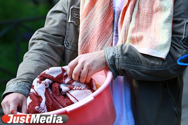 «Первобытный век какой-то». Жители Екатеринбурга возмущены отсутствием горячей воды