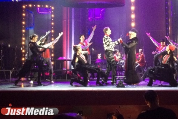 Гротеск и юмор вместо английской чопорности. В Музкомедии состоялась премьера спектакля «Искусство жениться» по пьесе Уальда. ФОТО