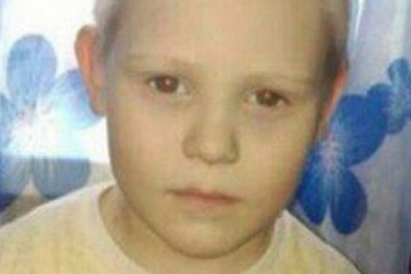 «Пил из болота, ел траву». Найденного в лесу четырехлетнего Диму Пескова доставили в больницу Асбеста