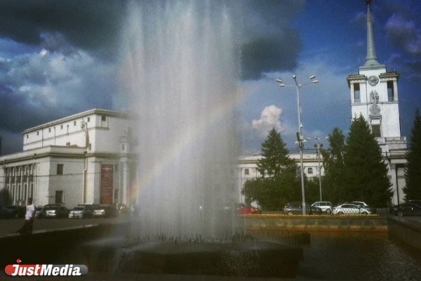 Власти не могут найти 6 млн рублей на восстановление плитки на площади Советской Армии