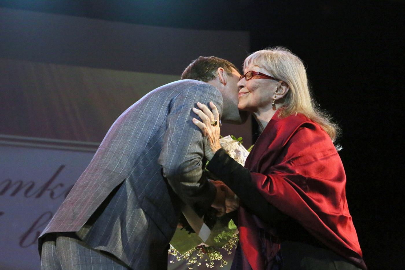 Куйвашев вручил Марине Влади премию «Жены декабристов XX века» - Фото 1