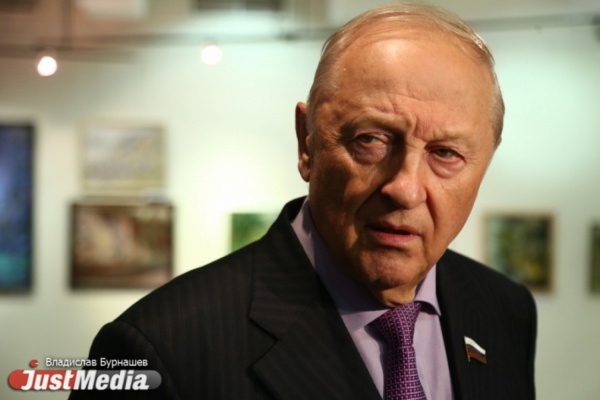 «Спокойно смотреть не могу, у меня пережимает горло». В Доме Кино показали фильмы об Эдуарде Росселе. ФОТО