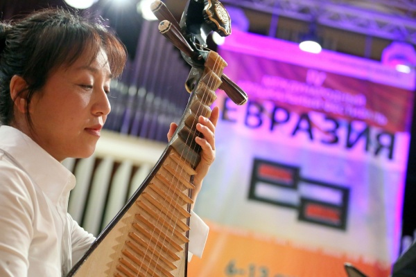 Завтра в Екатеринбурге откроется фестиваль «Евразия», но как звучит пипа покажем уже сейчас. ВИДЕО