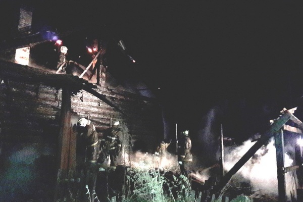 Покурили на крыльце. Страшный пожар в Серове унес жизни пяти человек