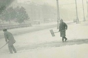 «Не до нытья было». В июне 1967 года уральские улицы занесло снегом