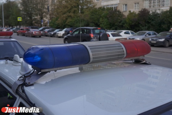 В Екатеринбурге пьяный мужчина украл машину и поехал таксовать - Фото 1