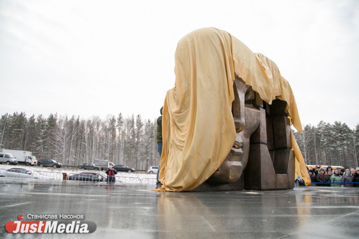 «Я благодарна, что мечта моего отца осуществилась». Дочь Эрнста Неизвестного - об открытии «Масок скорби» в Екатеринбурге - Фото 1
