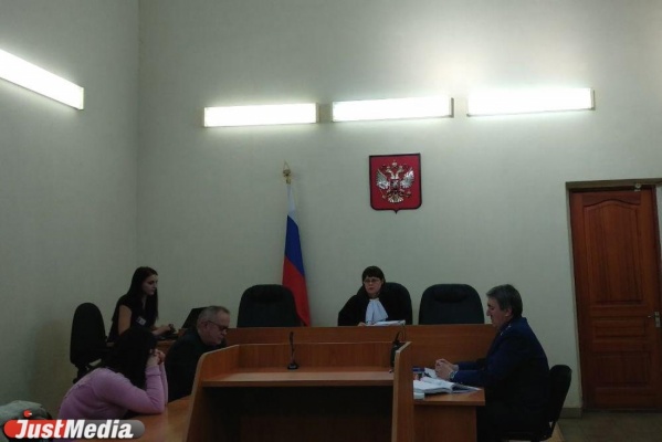 До прений так и не дошло. Заседание по делу зарубленного топором мужчины перенесли на 5 декабря