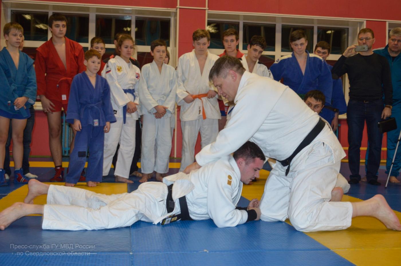 Олимпийский чемпион провел мастер класс для силовиков из «Динамо» - Фото 1