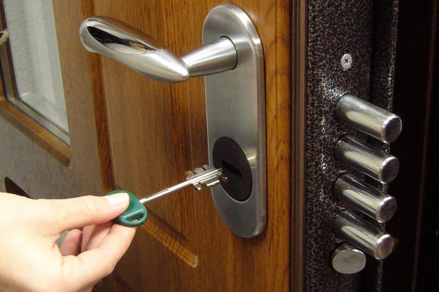 Признаки того, что ваша квартира оказалась на прицеле у грабителей - Фото 1