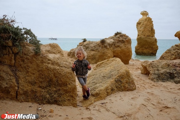 Мила Беленкова, 4 года: «В Лиссабоне хорошая погода, а в Екатеринбурге - плохая». В столице Урала -9 и снежок. ФОТО, ВИДЕО