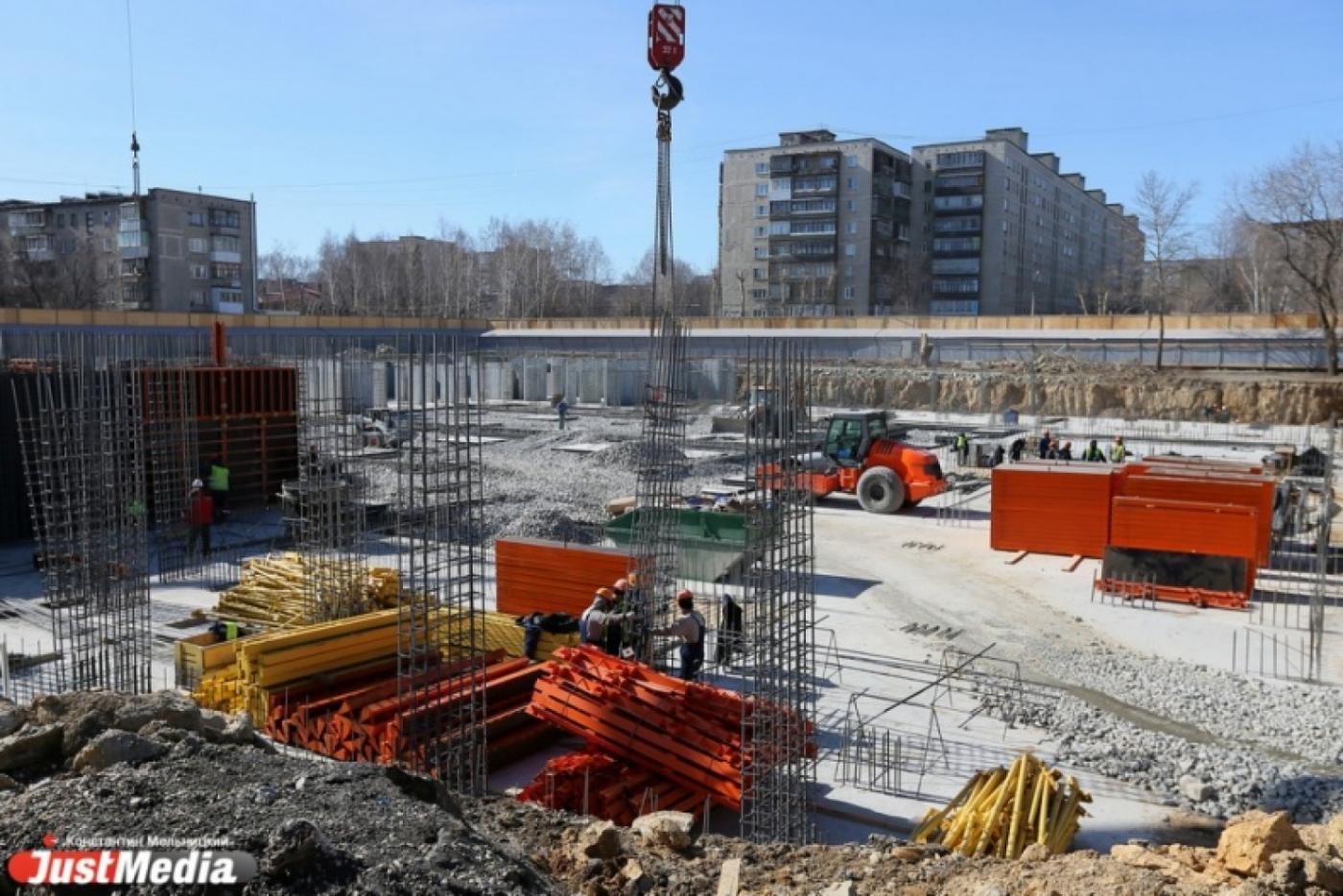 В Екатеринбурге незавершенная стройка на Самолетной-Павлодарского вылилась в уголовное дело - Фото 1