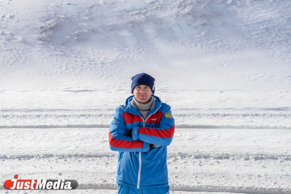 Сергей Сухарев, Свердловское МЧС: «Весна. Снег. Наконец-то уже лыжный сезон открыт». В Екатеринбурге -4 и сильный ветер. ФОТО, ВИДЕО