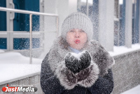 Ольга Самойлова, Свердловское МЧС: «Зима – это, конечно, хорошо, но уже очень хочется тепла». В Екатеринбурге +3, вечером снег. ФОТО, ВИДЕО