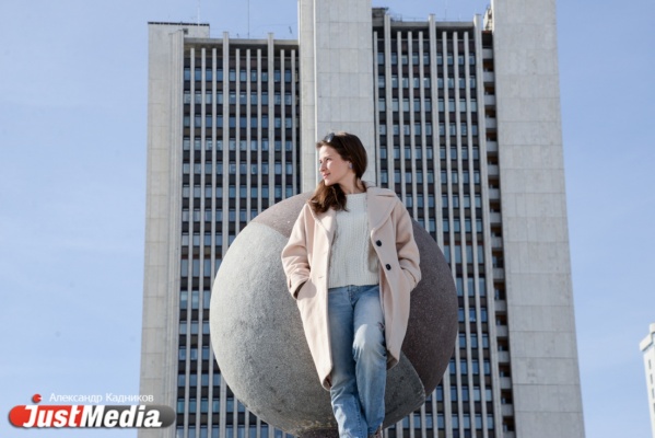 Полина Саверченко, Театр драмы: «Погода не перестает нас удивлять, но солнце стало больше, и оно греет». В Екатеринбурге +7. ФОТО, ВИДЕО