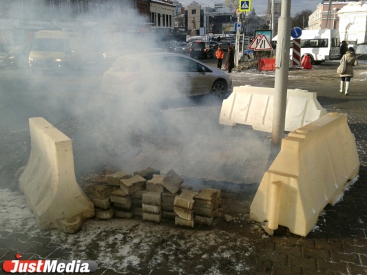 Коммунальщики считают, что в сбоях в работе екатеринбургских теплосетей виновато отсутствие снега - Фото 1