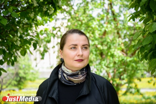 Директор музея Ельцин Центра Дина Сорокина: «Уральское лето обещает быть прохладным». В Екатеринбурге +14 и небольшой дождь. ФОТО, ВИДЕО