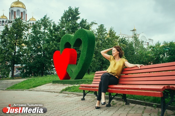 Юрист Ольга Замашная: «Чем темнее небо, тем оно разнообразнее - это круто». В конце недели в Екатеринбурге облачность и небольшой дождь. ФОТО, ВИДЕО