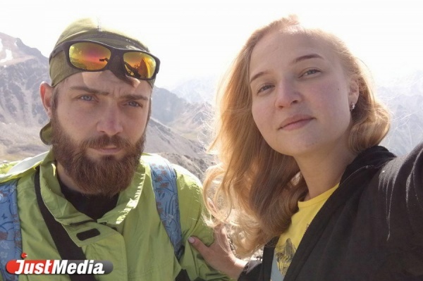 Валентин Халдин и Екатерина Родионова, турклуб «Наш Урал»: «Привет на Урал с Большого Алматинского пика!». В понедельник в Екатеринбурге +27. ФОТО, ВИДЕО