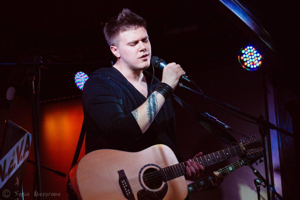 «Один парнишка всех перепел». Екатеринбургский музыкант сделал пародию на хит Киркорова - Фото 1